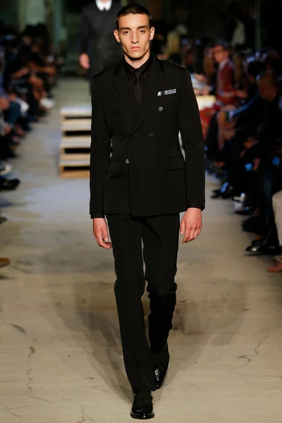 Look 49